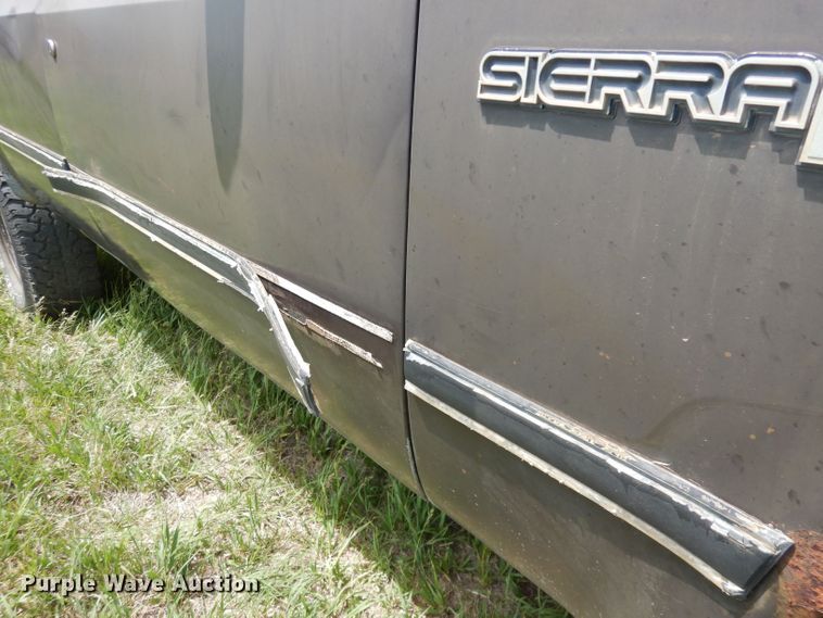 image for item DN1551 1986 GMC Suburban 2500  SUV