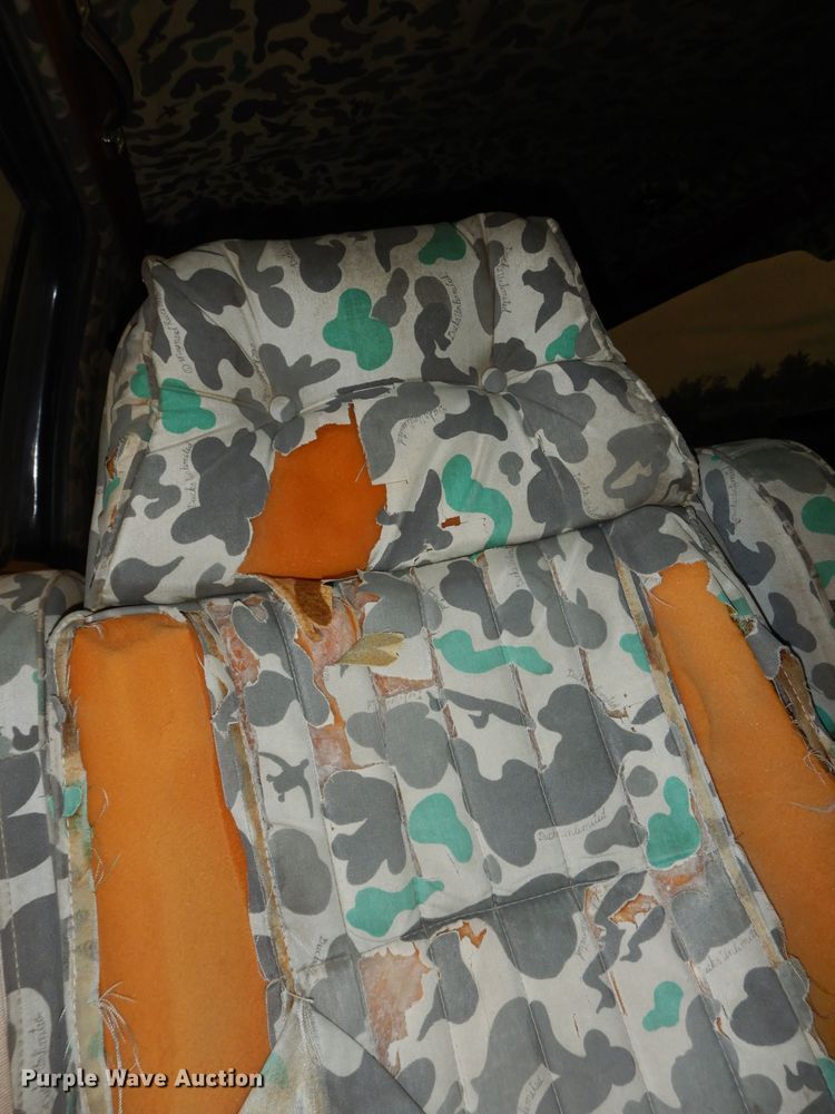 image for item DN1551 1986 GMC Suburban 2500  SUV