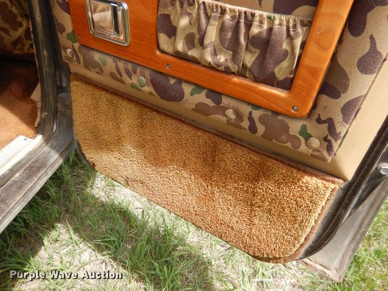 image for item DN1551 1986 GMC Suburban 2500  SUV