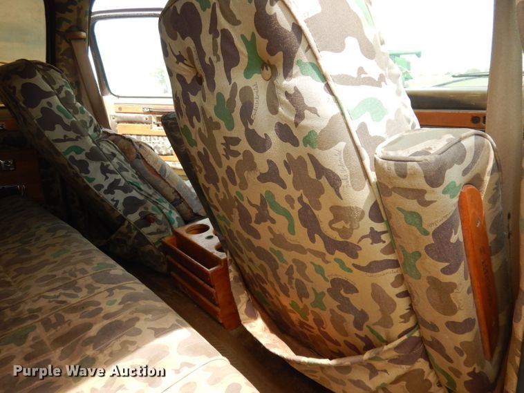 image for item DN1551 1986 GMC Suburban 2500  SUV