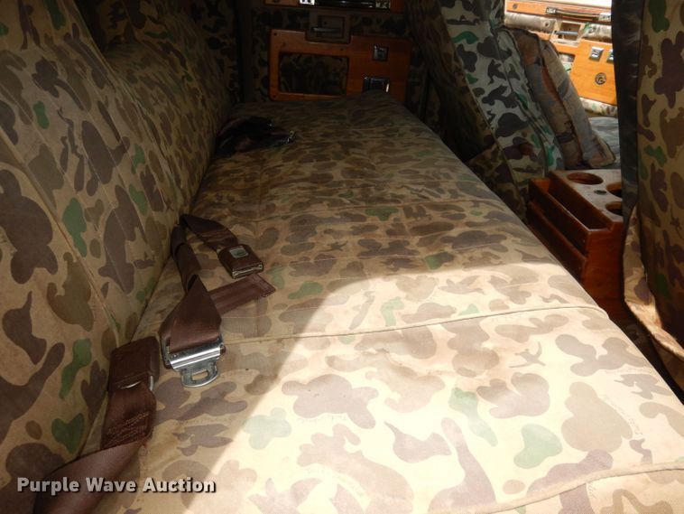 image for item DN1551 1986 GMC Suburban 2500  SUV