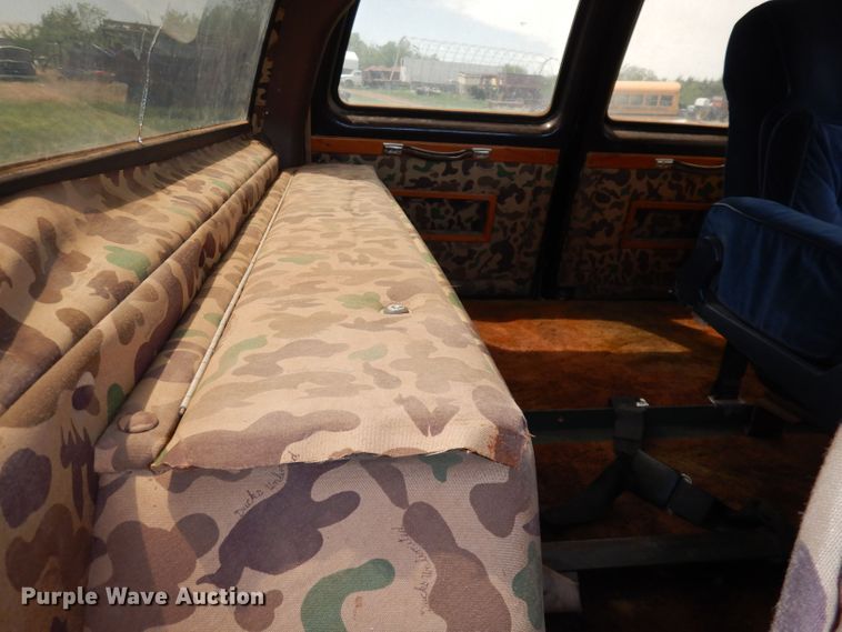 image for item DN1551 1986 GMC Suburban 2500  SUV