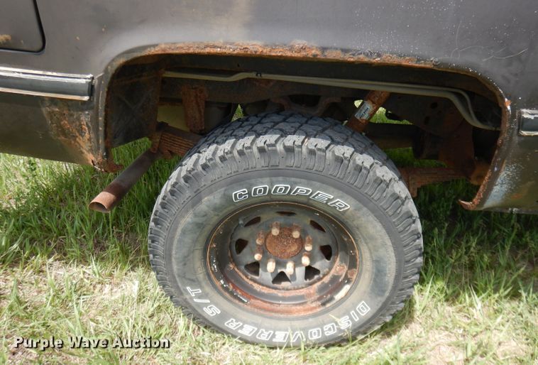 image for item DN1551 1986 GMC Suburban 2500  SUV