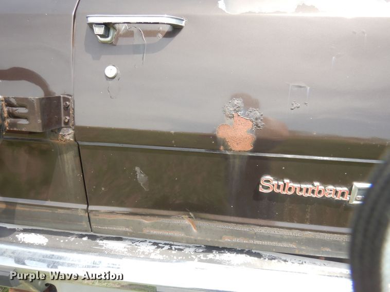 image for item DN1551 1986 GMC Suburban 2500  SUV