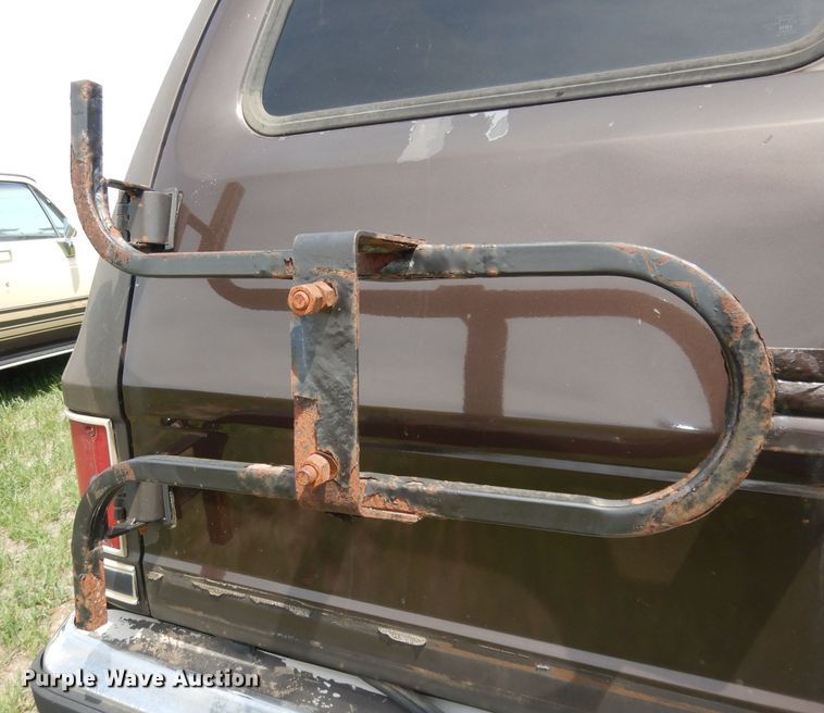 image for item DN1551 1986 GMC Suburban 2500  SUV