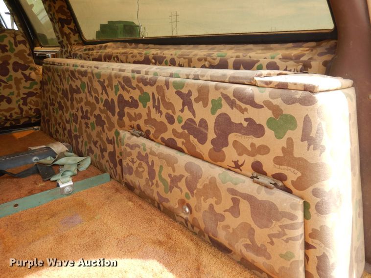 image for item DN1551 1986 GMC Suburban 2500  SUV