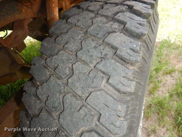 image for item DN1551 1986 GMC Suburban 2500  SUV