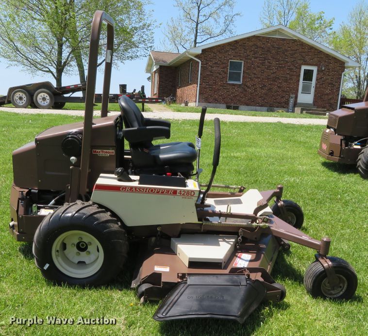 image for item DN7969 2005 Grasshopper 428D  ZTR lawn mower