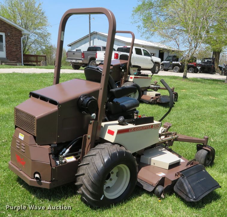 image for item DN7969 2005 Grasshopper 428D  ZTR lawn mower