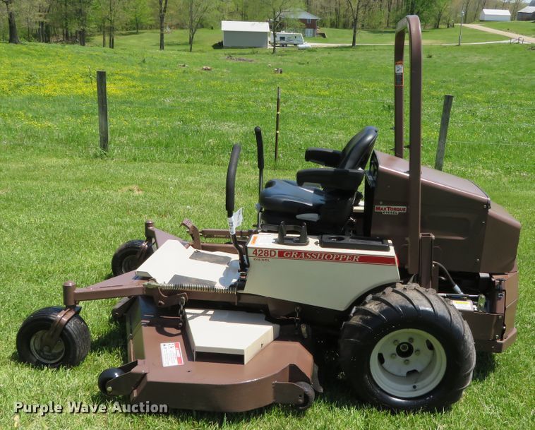 image for item DN7969 2005 Grasshopper 428D  ZTR lawn mower