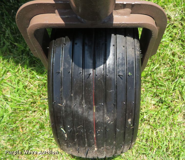 image for item DN7969 2005 Grasshopper 428D  ZTR lawn mower