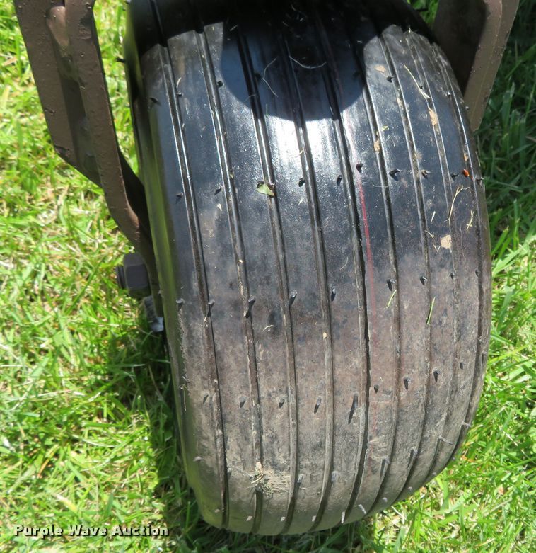 image for item DN7969 2005 Grasshopper 428D  ZTR lawn mower