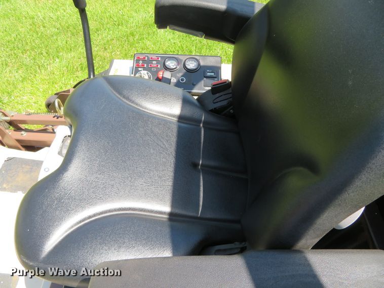 image for item DN7969 2005 Grasshopper 428D  ZTR lawn mower