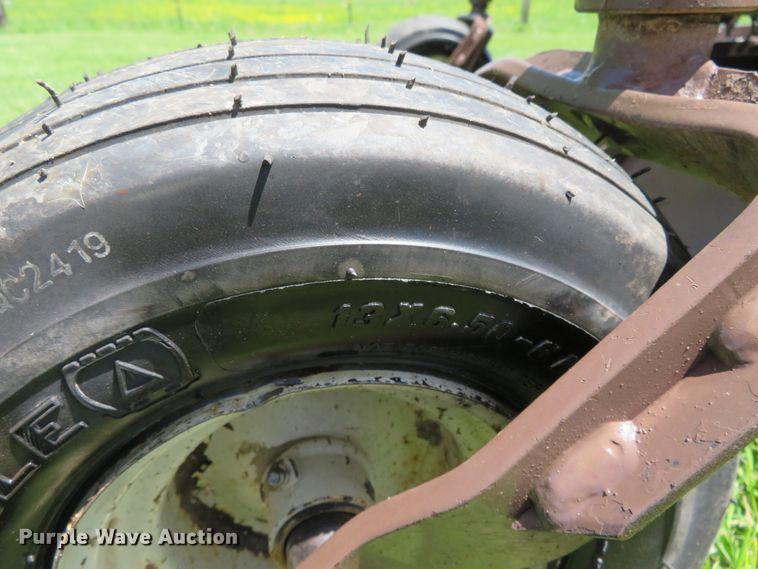 image for item DN7970 2005 Grasshopper 428D  ZTR lawn mower