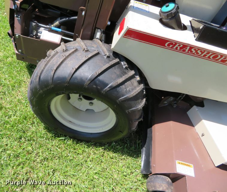 image for item DN7970 2005 Grasshopper 428D  ZTR lawn mower