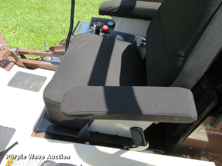 image for item DN7970 2005 Grasshopper 428D  ZTR lawn mower