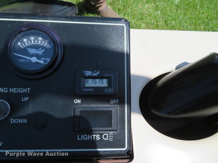 image for item DN7970 2005 Grasshopper 428D  ZTR lawn mower