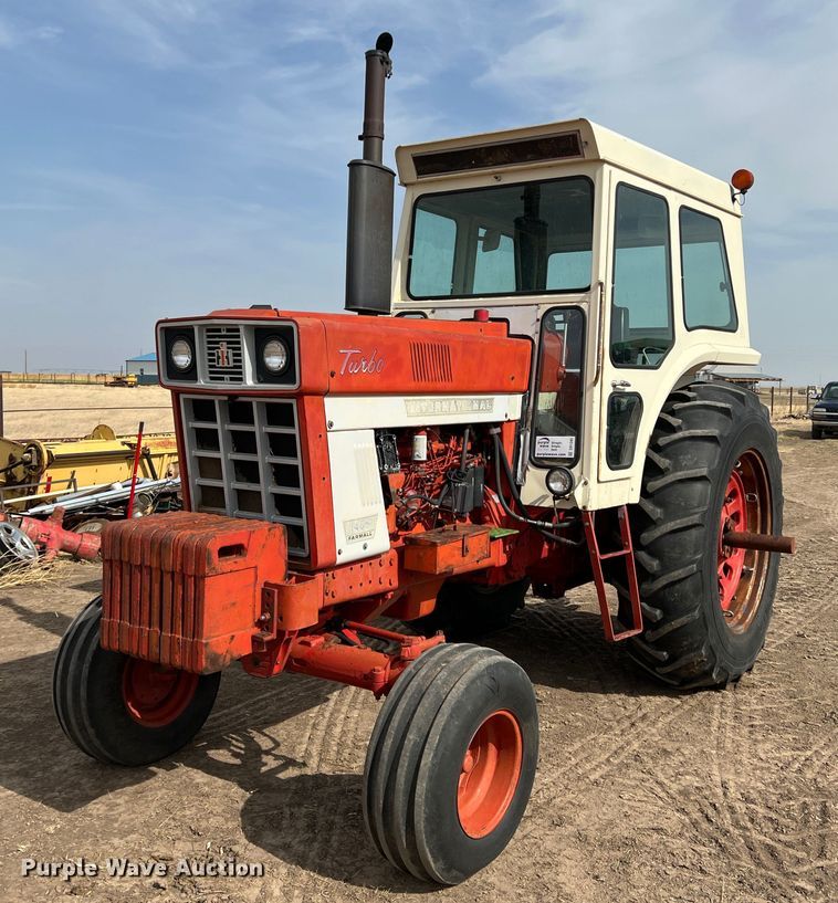 image for item DR1345 International Farmall 1466  tractor