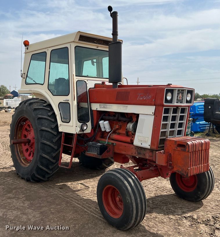 image for item DR1345 International Farmall 1466  tractor