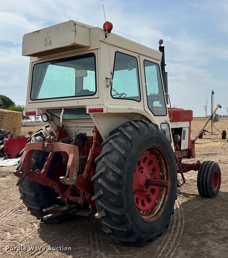 image for item DR1345 International Farmall 1466  tractor