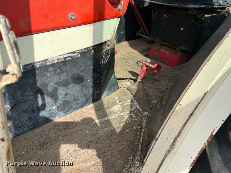 image for item DR1345 International Farmall 1466  tractor