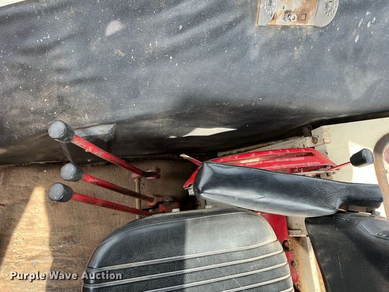 image for item DR1345 International Farmall 1466  tractor