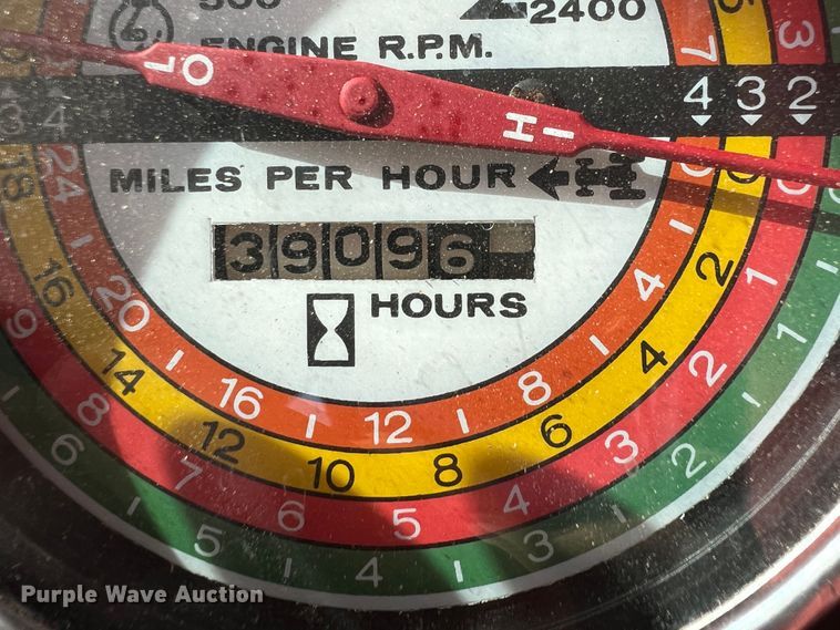 image for item DR1345 International Farmall 1466  tractor