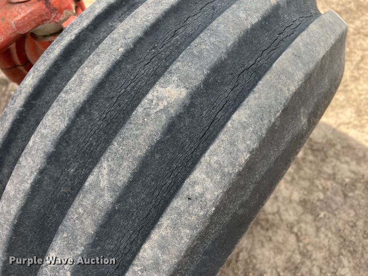 image for item DR1345 International Farmall 1466  tractor