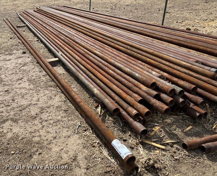 image for item DR1348 (50) joints of 2 7/8" diameter pipe