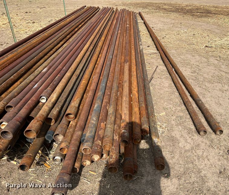 image for item DR1348 (50) joints of 2 7/8" diameter pipe