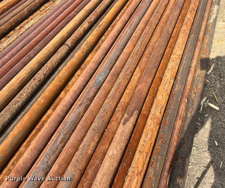 image for item DR1348 (50) joints of 2 7/8" diameter pipe