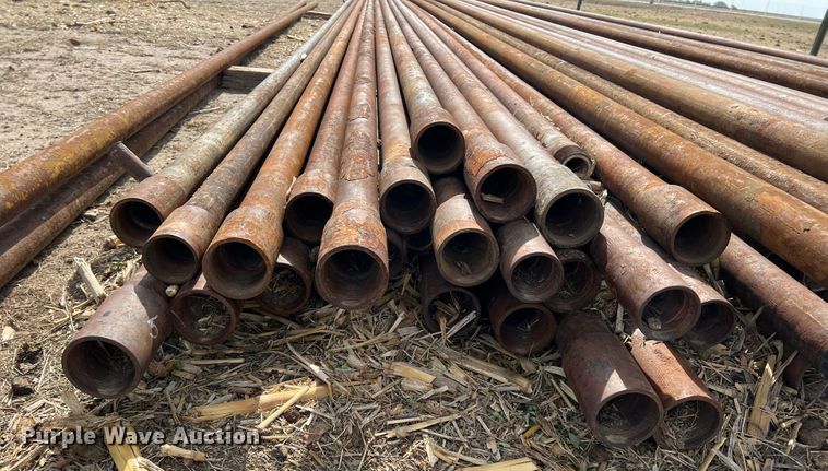 image for item DR1348 (50) joints of 2 7/8" diameter pipe