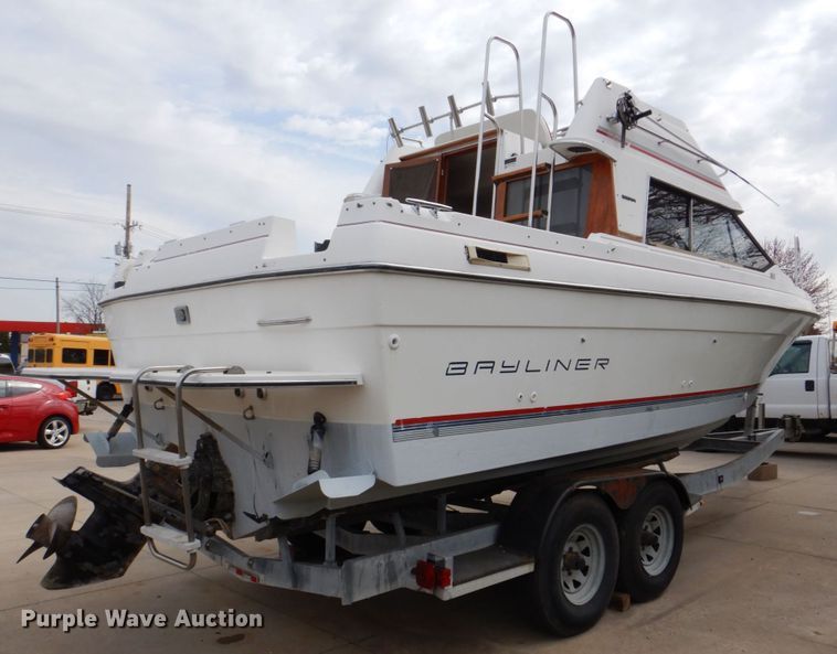 image for item DS8012 1990 Bayliner Ciera B2556  boat