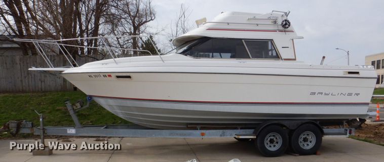 image for item DS8012 1990 Bayliner Ciera B2556  boat