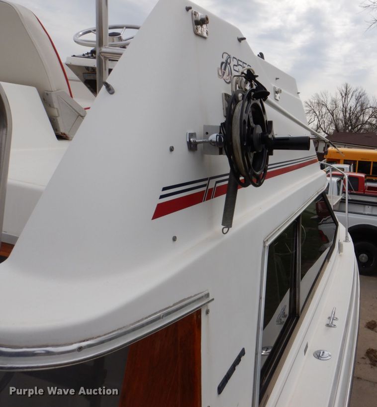 image for item DS8012 1990 Bayliner Ciera B2556  boat