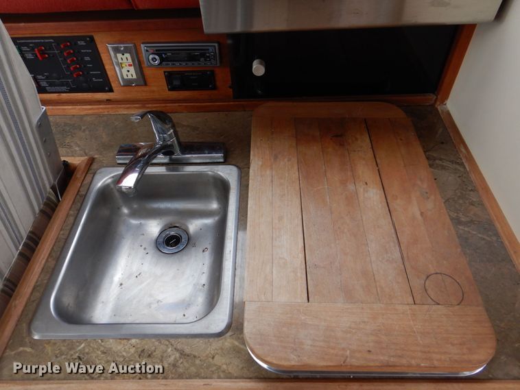 image for item DS8012 1990 Bayliner Ciera B2556  boat