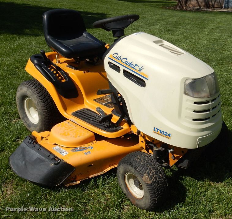 image for item DT9867 Cub Cadet LT1024  lawn mower