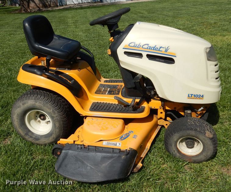 image for item DT9867 Cub Cadet LT1024  lawn mower