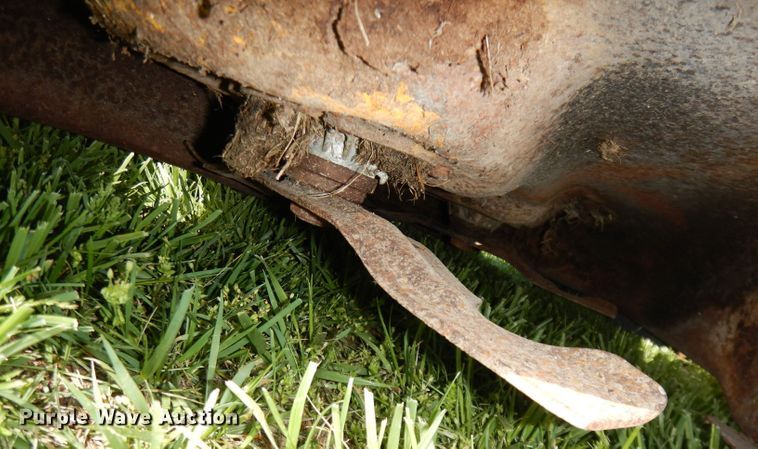 image for item DT9867 Cub Cadet LT1024  lawn mower