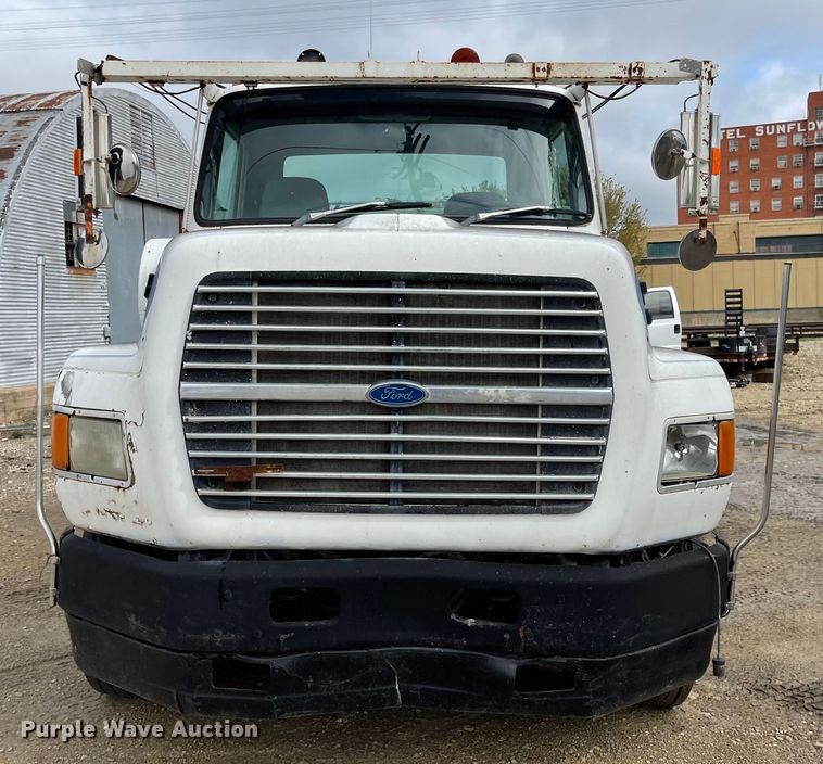 image for item ED9393 1993 Ford Aero Max L9000  toter truck