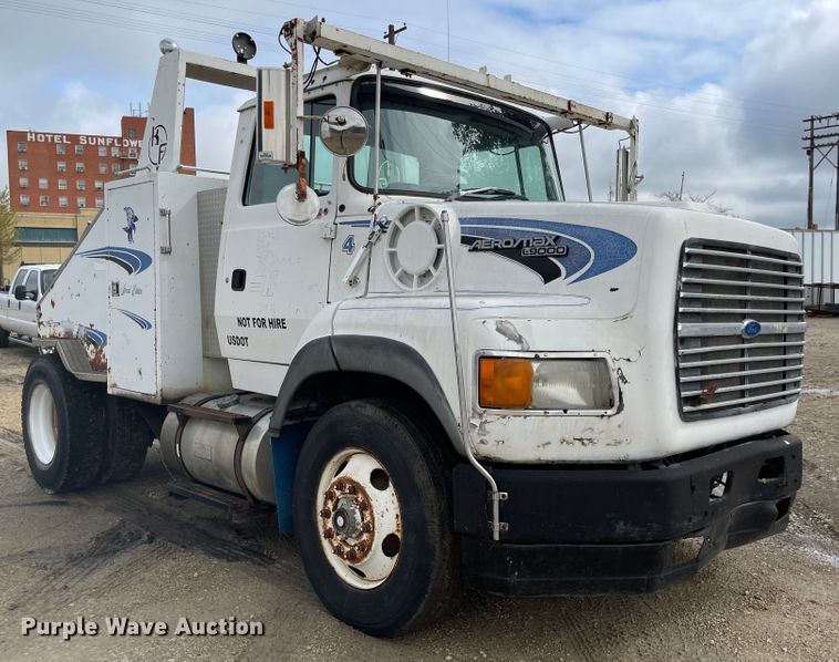 image for item ED9393 1993 Ford Aero Max L9000  toter truck