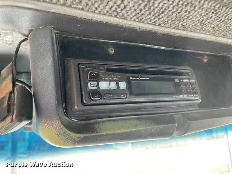 image for item ED9393 1993 Ford Aero Max L9000  toter truck