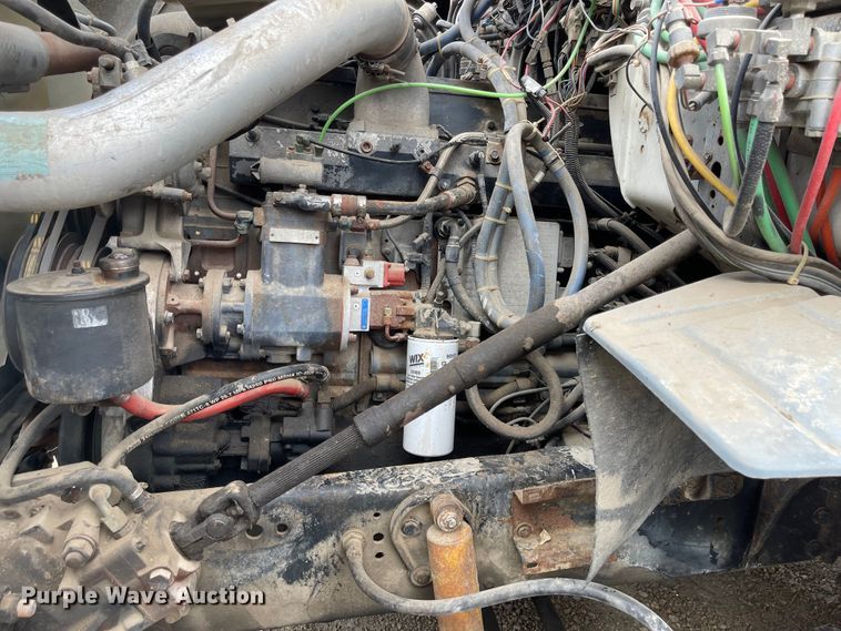 image for item ED9393 1993 Ford Aero Max L9000  toter truck