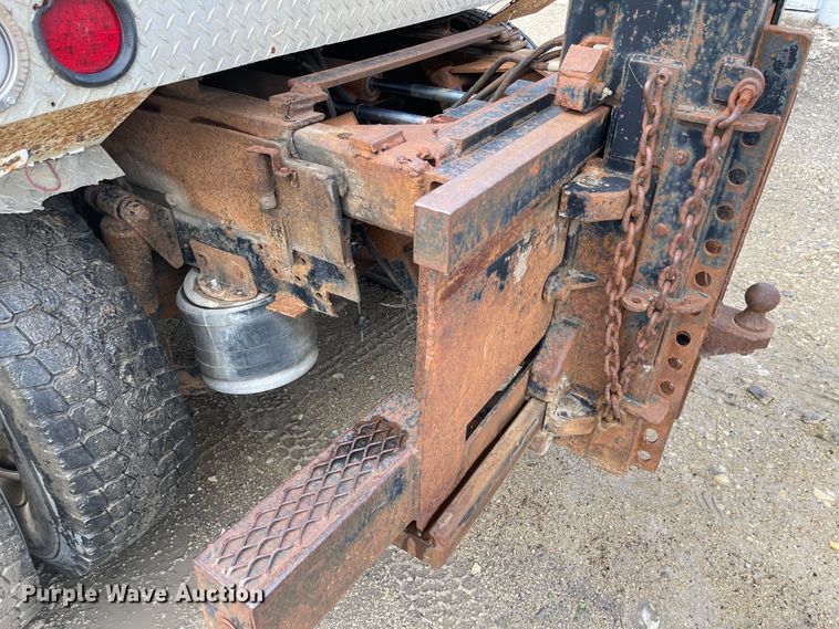 image for item ED9393 1993 Ford Aero Max L9000  toter truck