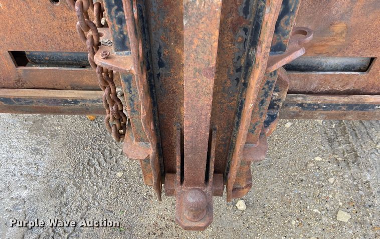 image for item ED9393 1993 Ford Aero Max L9000  toter truck