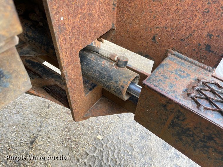 image for item ED9393 1993 Ford Aero Max L9000  toter truck