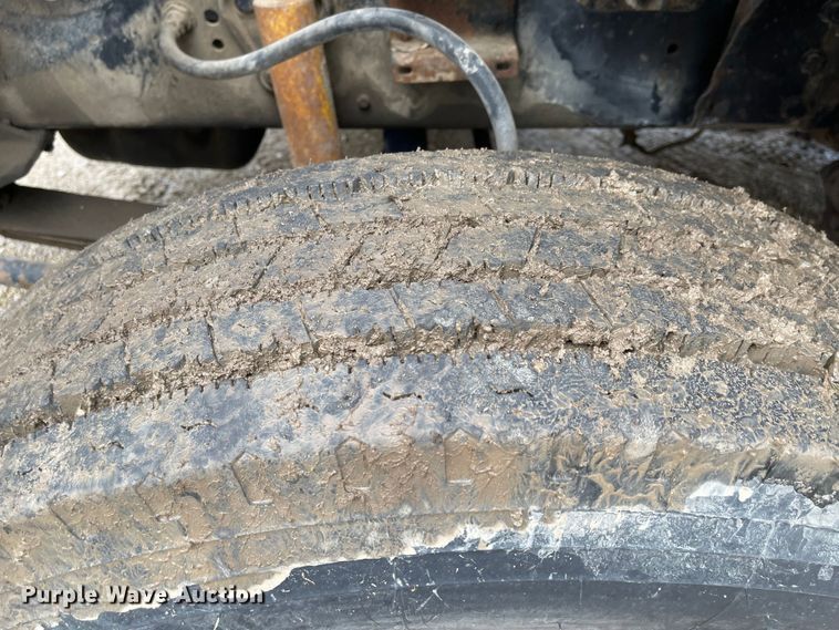 image for item ED9393 1993 Ford Aero Max L9000  toter truck