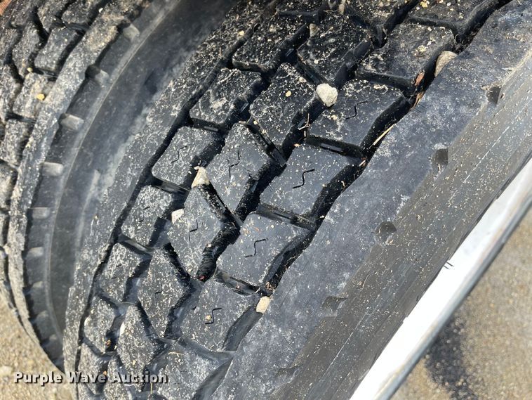 image for item ED9393 1993 Ford Aero Max L9000  toter truck