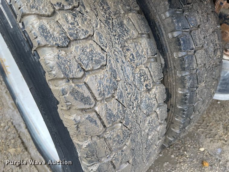 image for item ED9393 1993 Ford Aero Max L9000  toter truck