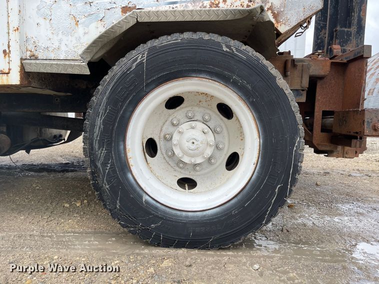 image for item ED9393 1993 Ford Aero Max L9000  toter truck